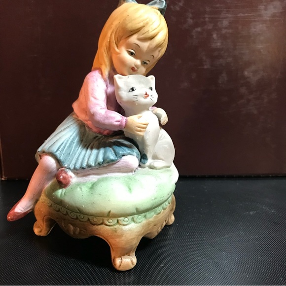 Porcelain girl with white cat on Ottoman 5” tall - Picture 2 of 7